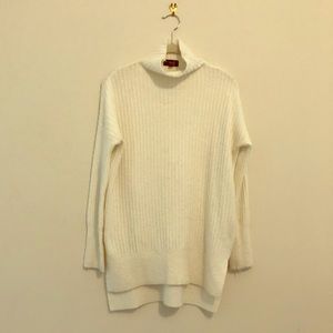 White Topshop Turtleneck Sweater Size 2